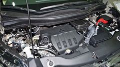 Khoang động cơ của Mitsubishi Xpander AT