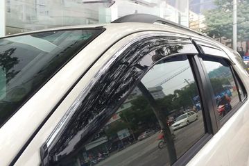 Toyota Veloz có thêm Viền che mưa sẽ trở nên đẹp mắt và thể thao