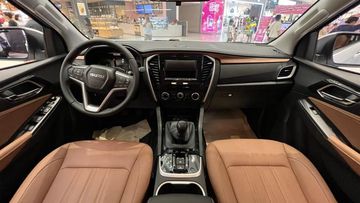 Không gian cabin rộng rãi với nhiều công nghệ hiện đại