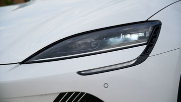 Đèn pha BYD Seal 2024 cũng sở hữu thiết kế thời thượng theo phong cách tối giản