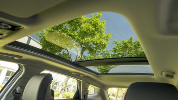Cửa sổ trời toàn cảnh Panorama chỉ có trên các phiên bản Signature