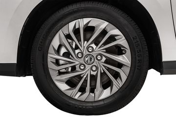 MG G50 2025 phiên bản LUX trang bị mâm hợp kim 17 inch, đi kèm bộ lốp to bản hơn 215/55