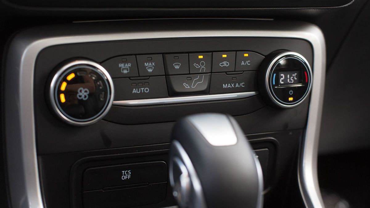 Nếu không bật nút A/C trên xe ô tô, điều hoà có hoạt động được không?
