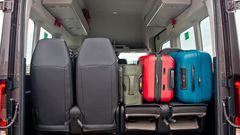 Khi kết hợp với cửa hậu tỷ lệ 50:50, việc sắp xếp hành lý khá đơn giản và gọn gàng