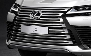 Thiết kế lưới tản nhiệt dạng 7 thanh xếp song song của Lexus LX600 2023 Urban