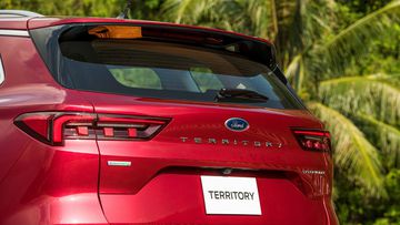 Đuôi lướt gió thể thao mang lại sự cân đối, hài hòa cho Ford Territory 2023