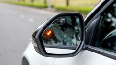 Gương chiếu hậu Ford Explorer đầy đủ những tính năng như chỉnh điện, gập điện và sấy gương