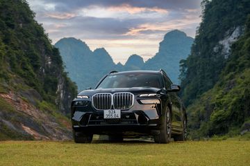 Cản trước có sự khác nhau giữa 2 bản M Sport và Pure Excellence.