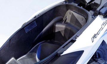 FreeGo 2024 được người dùng đánh giá cao với dung tích cốp lên tới 25 lít