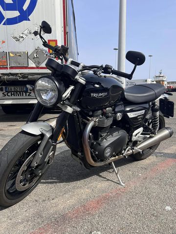 Triumph Speed Twin 1200 2023 màu đen bóng