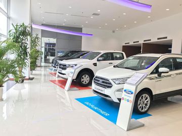 Showroom trưng bày các mẫu xe mới nhất của Ford