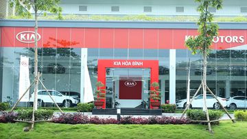 KIA Hòa Bình được thiết kế theo 2 tông màu chủ đạo