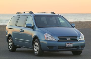 Kia Carnival 2006 có nhiều tính năng an toàn