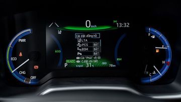 Toyota Safety Sense sở hữu nhiều tính năng cao cấp như cảnh báo tiền va chạm, cảnh báo chệch làn và hỗ trợ giữ làn, điều khiển hành trình chủ động và đèn pha thích ứng.