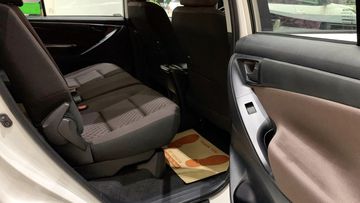 Hàng ghế thứ 2 có thể điều chỉnh độ ngả lưng