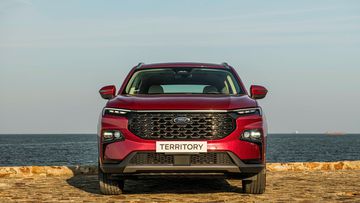 Đầu xe Ford Territory 2023 hiện đại với xu hướng đèn pha đặt thấp