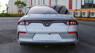 So sánh nhanh Toyota Camry 2020 và VinFast LUX A2.0 2020 10 danhgiaxe.com 5 124136 005928
