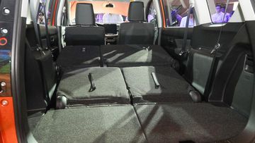 Cốp hành lý Suzuki XL7 Hybrid 2025 có thể mở rộng lên tới 803 lít