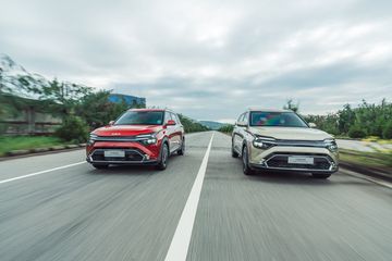 Khác với đối thủ đồng hương Stargazer, Carens vẫn chưa được trang bị gói an toàn chủ động ADAS.