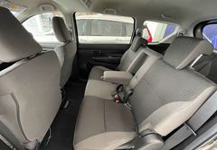 Suzuki Ertiga Hybrid 2023 cung cấp khoảng để chân hết sức rộng rãi