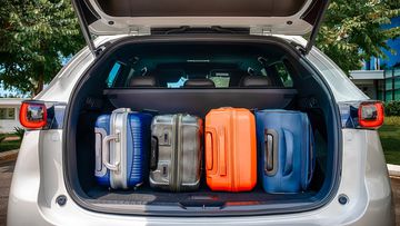 Khoang hành lý trên Mazda CX-5 ở mức đủ dùng với dung tích 442 lít