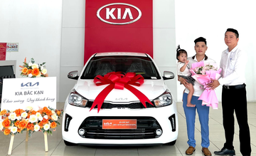 Lễ giao xe cho khách hàng tại KIA Bắc Kạn