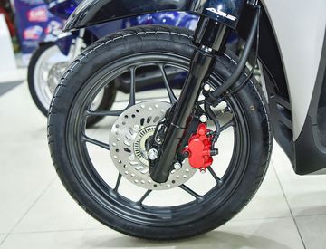 Hệ thống chống bó cứng phanh ABS giúp ổn định sự cân bằng của xe