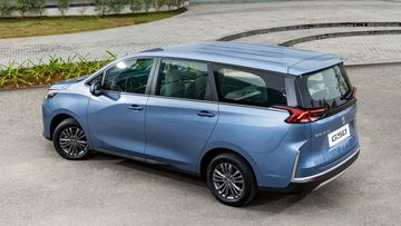 Cả 3 phiên bản MG G50 2025 cũng được trang bị cánh lướt gió trên cao giúp phần đuôi xe cân đối hơn