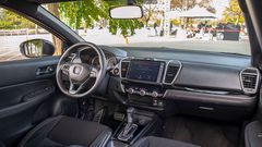 Nội thất Honda City L 2023 lại được làm mới hoàn toàn trông gọn gàng, hiện đại và thân thiện hơn