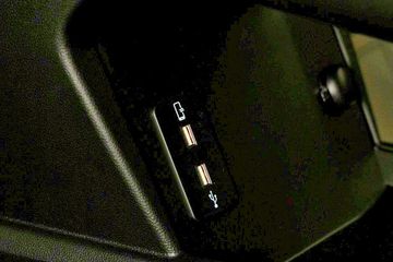 Haval Jolion 2025 cũng trang bị đầy đủ 2 cổng sạc USB cho hai hàng ghế