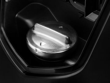 Honda SH 125i 2024 có nắp bình xăng phía trước với dung tích lên tới 7 lít