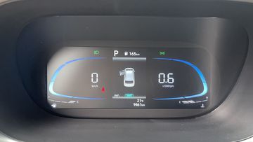 Cụm đồng hồ thông tin dạng kỹ thuật số digital-segment kết hợp màn hình LCD phụ 4.2 inch