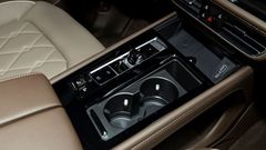 Bệ điều khiển trung tâm gọn gàng của Volkswagen Viloran 2024