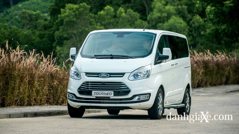 Đánh giá sơ bộ xe Ford Tourneo 2019