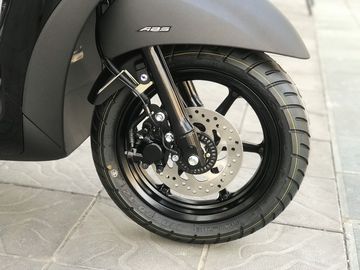 Yamaha Grande 2023 trang bị hệ thống chống bó cứng phanh ABS ở bánh trước