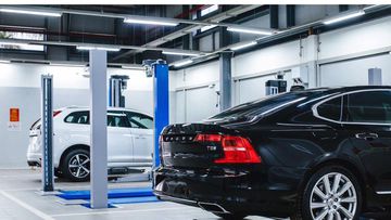 Khu vực bảo dưỡng xe được trang bị thiết bị hiện đại, đảm bảo chất lượng