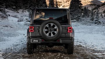 Đuôi xe Jeep Wrangler qua 4 thế hệ vẫn giữ những điểm nhấn đặc trưng