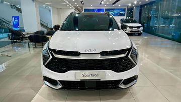 Mẫu CUV cỡ C vẫn sở hữu kiểu dáng mặt ca lăng truyền thống nhưng có phần phá cách hơn