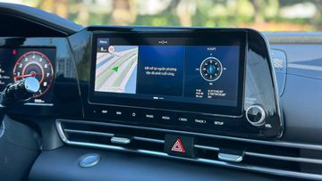 Màn hình cảm ứng trung tâm kích thước 10.25 inch là trang bị tiêu chuẩn trên tất cả các phiên bản