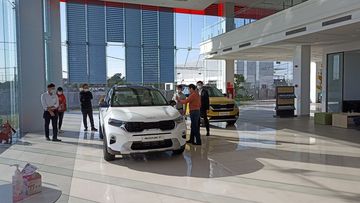 Khu vực trưng bày rộng rãi tại KIA Nam Định - Nam Định