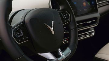 VinFast VF 6 2024 cũng trang bị công nghệ an toàn chủ động ADAS trọn gói trên phiên bản Plus