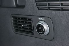 Nút chỉnh điều hoà hàng ghế thứ 3 của Hyundai SantaFe 2022