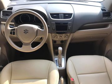 Nội thất Suzuki Ertiga với tông màu vàng Beige chủ đạo