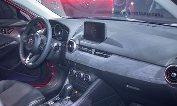 Không gian nội thất phong phú tiện nghi của Mazda CX-3 2023