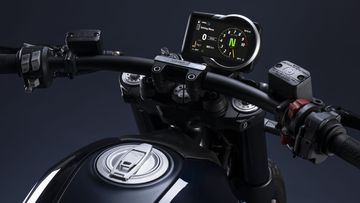 Scrambler được trang bị bảng đồng hồ kỹ thuật số với màn hình màu TFT