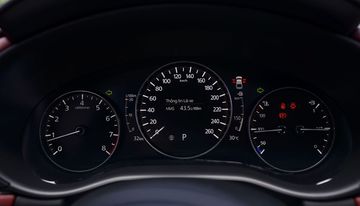 Cụm đồng hồ hiển thị thông số kỹ thuật trên Mazda3 2021