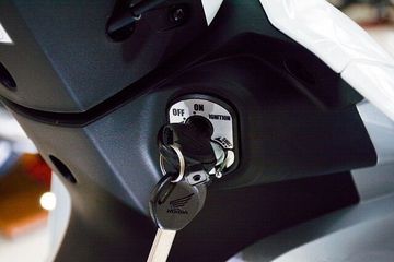 Honda Wave Alpha 2024 sở hữu ổ khoá đa năng 3 trong 1