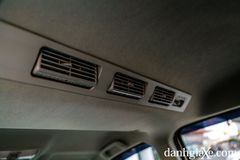 Toyota Rush 2022 vẫn sử dụng hệ thống điều hòa tự động với cửa gió dành riêng cho hàng ghế sau.