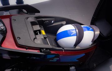 Cốp xe Theon S được mở rộng với dung tích 24L, tăng 1,4 lần so với bản tiền nhiệm