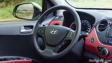 Vô lăng 3 chấu tích hợp các nút bấm